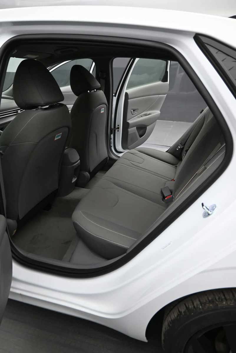 New 2026 Hyundai Elantra Sport FWD image 16
