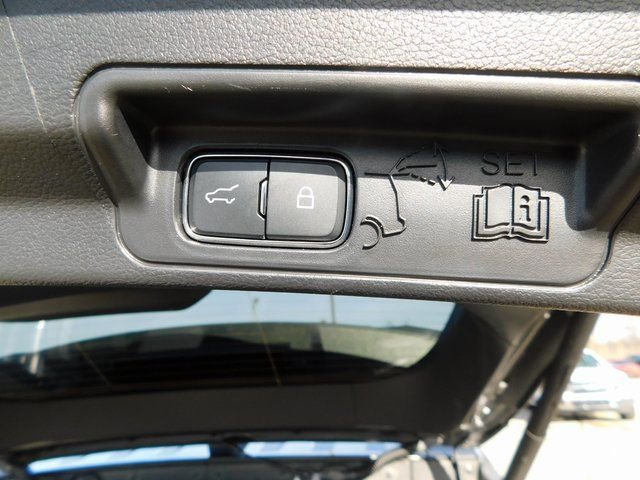 Used 2025 Ford Explorer ST-Line w/ ST-Line Street Pack image 24