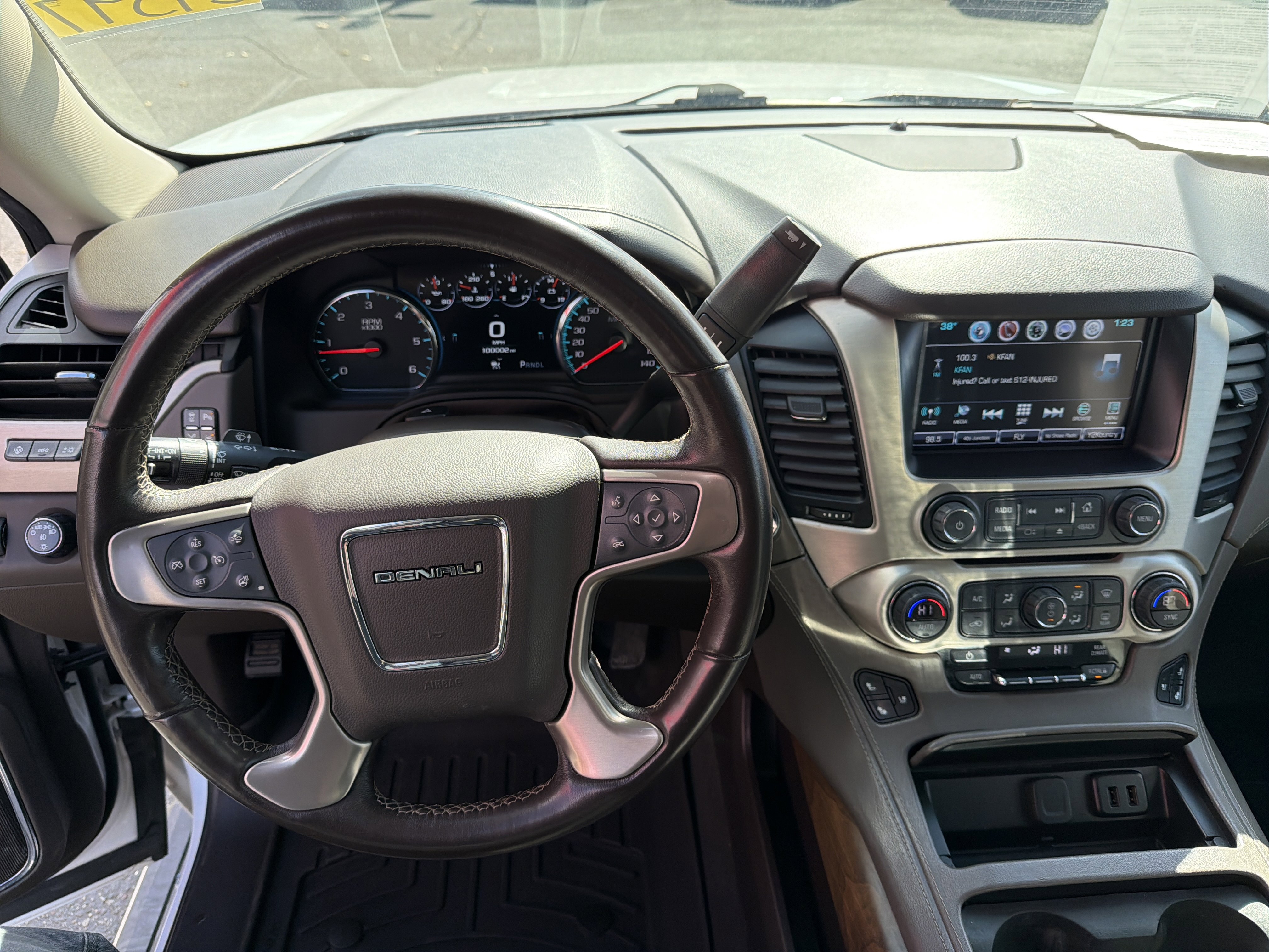 Used 2019 GMC Yukon Denali w/ Denali Ultimate Package image 11