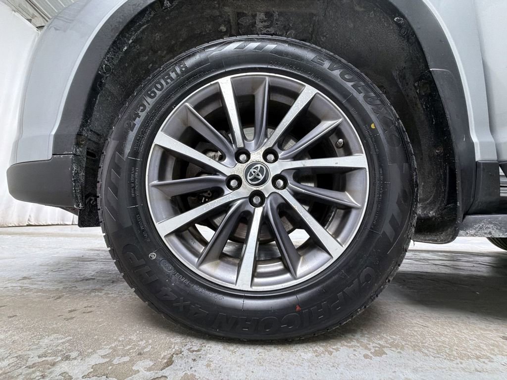 Used 2019 Toyota Highlander XLE image 14