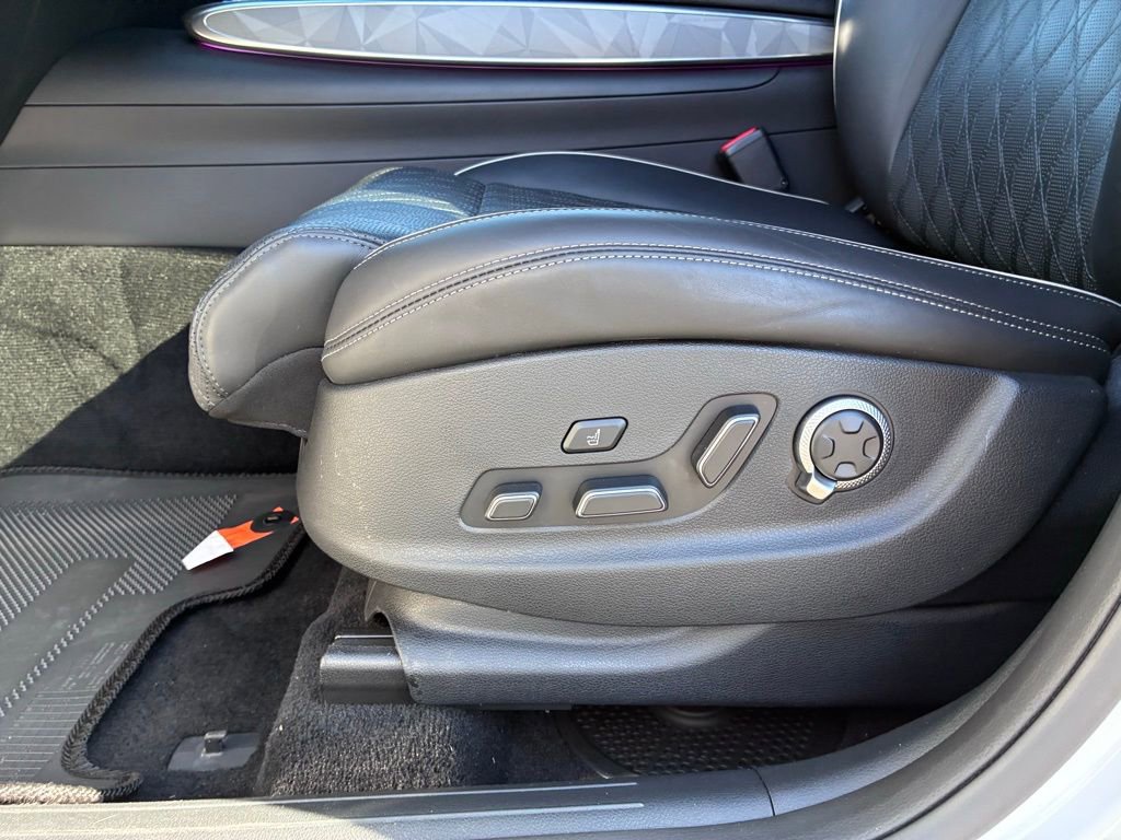 Used 2025 Genesis GV70 3.5T Sport w/ Sport Advanced Package image 21