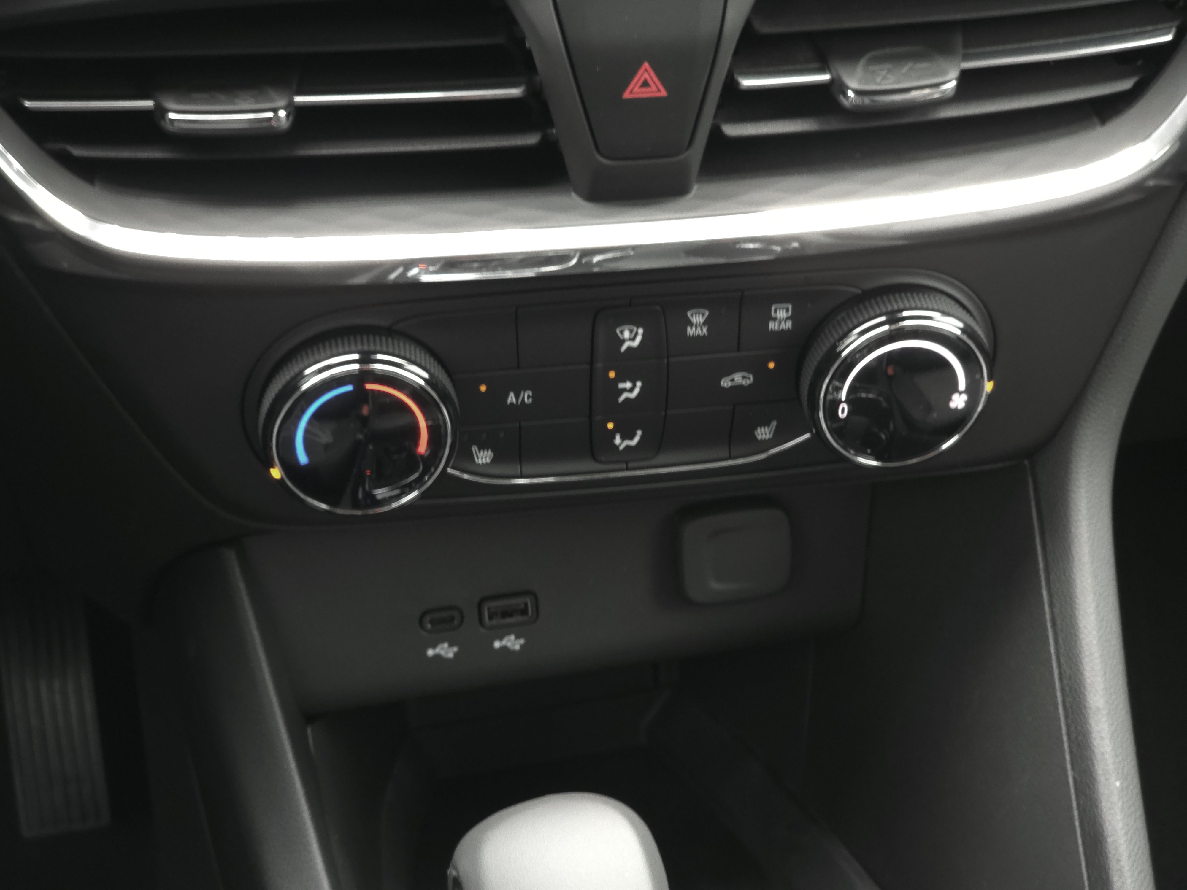 New 2026 Buick Encore GX Preferred w/ Comfort Package FWD image 15