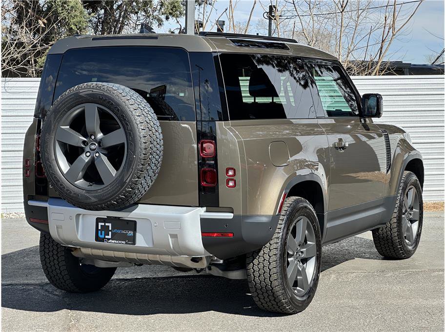 Used 2025 Land Rover Defender 90 S image 10