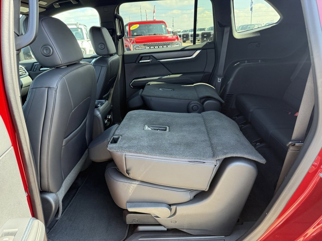 Used 2024 GMC Acadia Elevation image 54