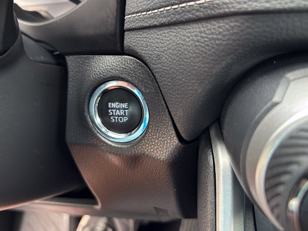 Used 2025 Toyota RAV4 XLE AWD/4WD image 24