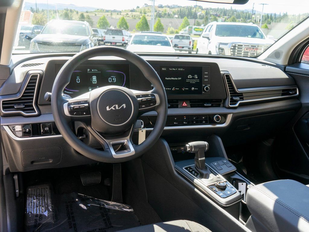 Used 2025 Kia Sportage LX image 15