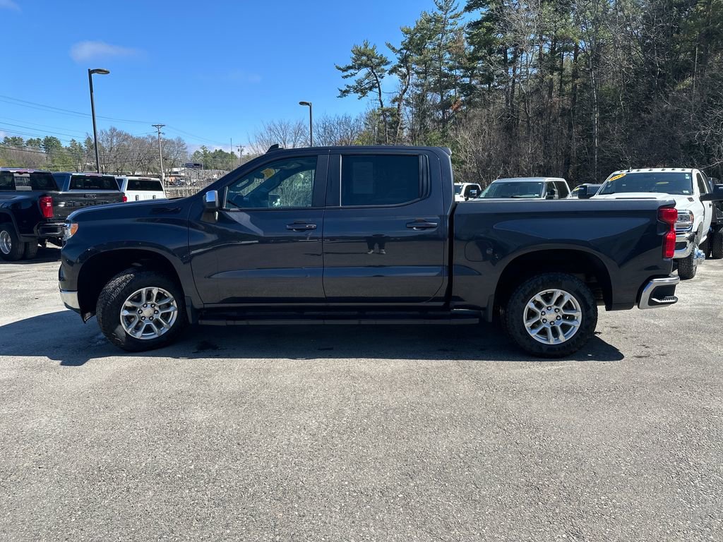 Used 2024 Chevrolet Silverado 1500 LT image 2
