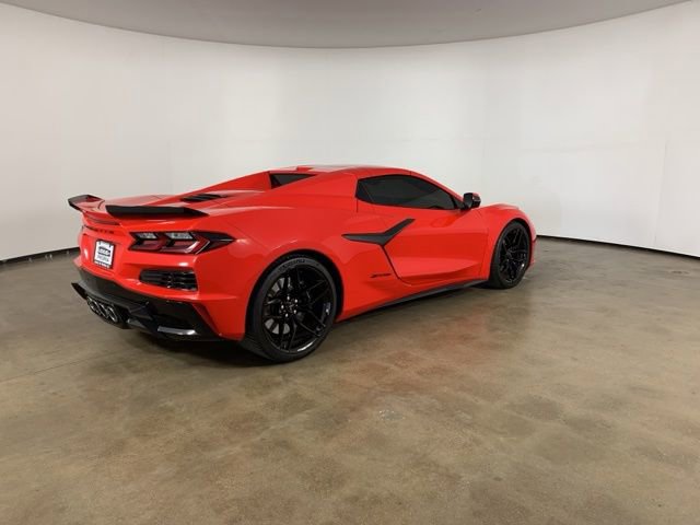 Used 2025 Chevrolet Corvette Z06 RWD image 8