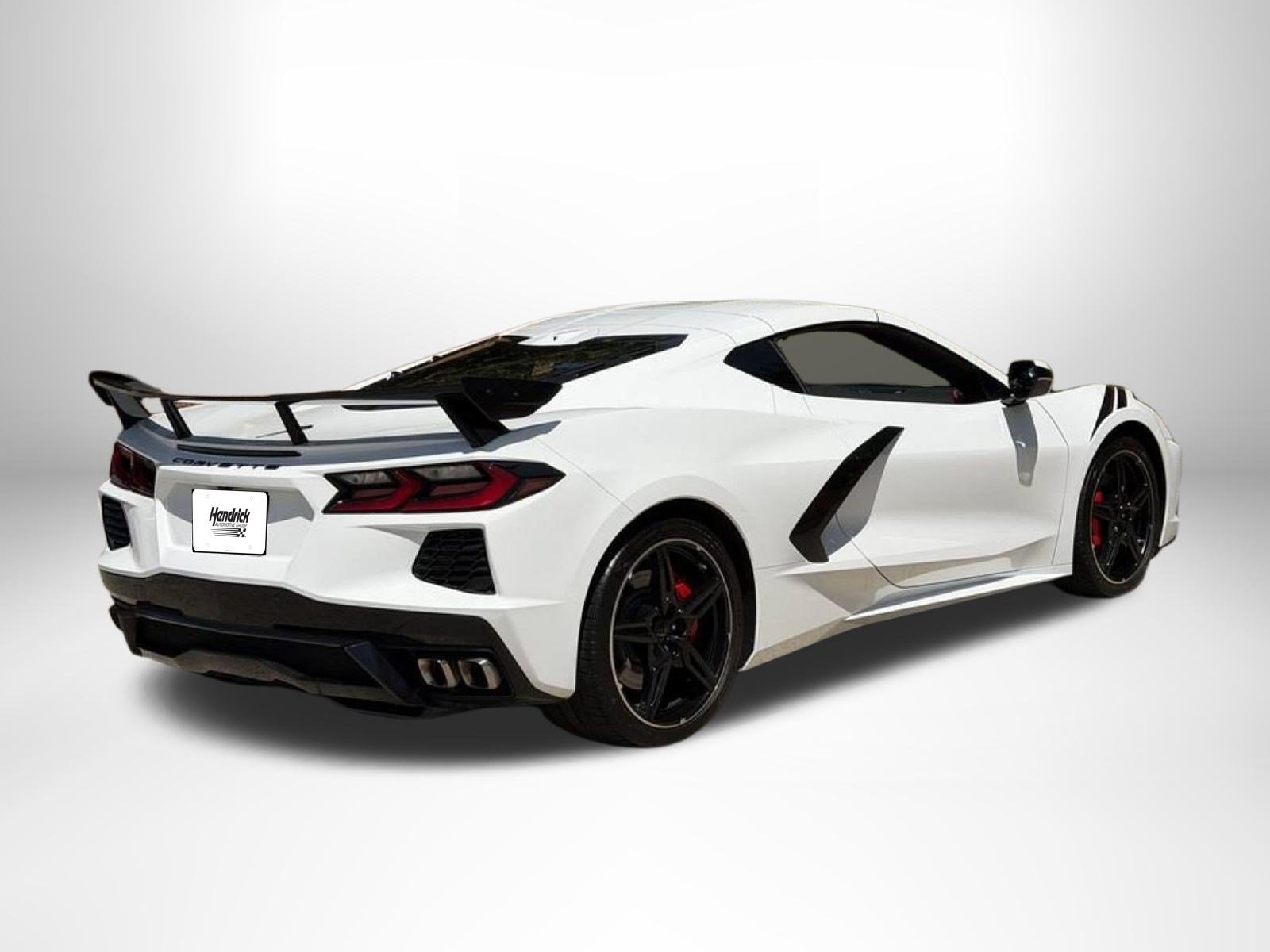 Used 2022 Chevrolet Corvette Stingray Preferred Cpe w/ Z51 Performance Package RWD image 4