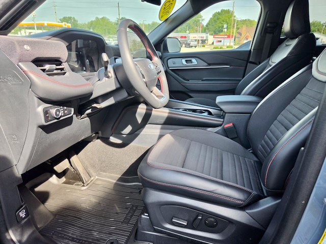 Used 2025 Ford Explorer ST-Line AWD/4WD image 9
