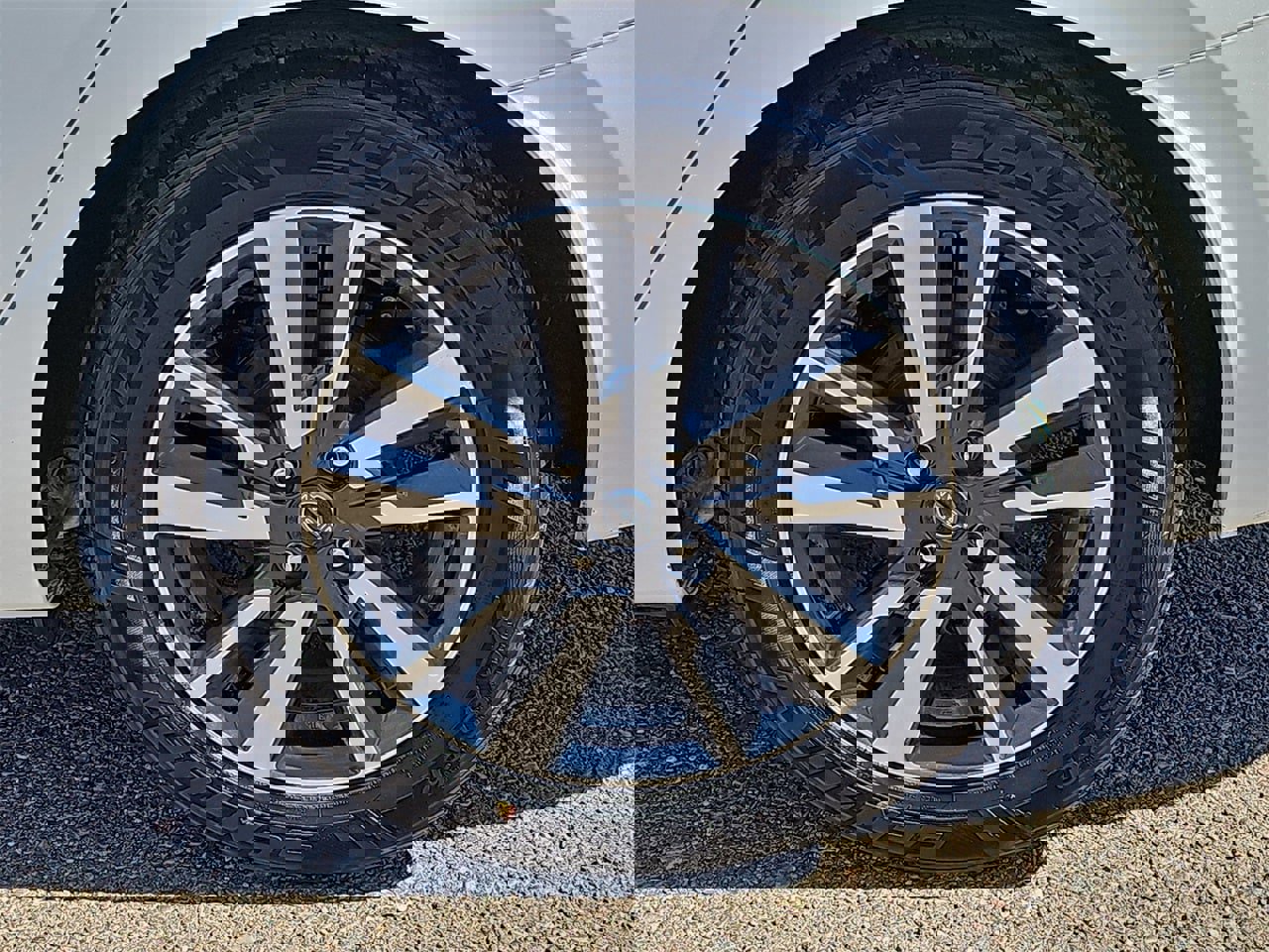 Certified 2023 Nissan Versa SV w/ Electronics Package image 32