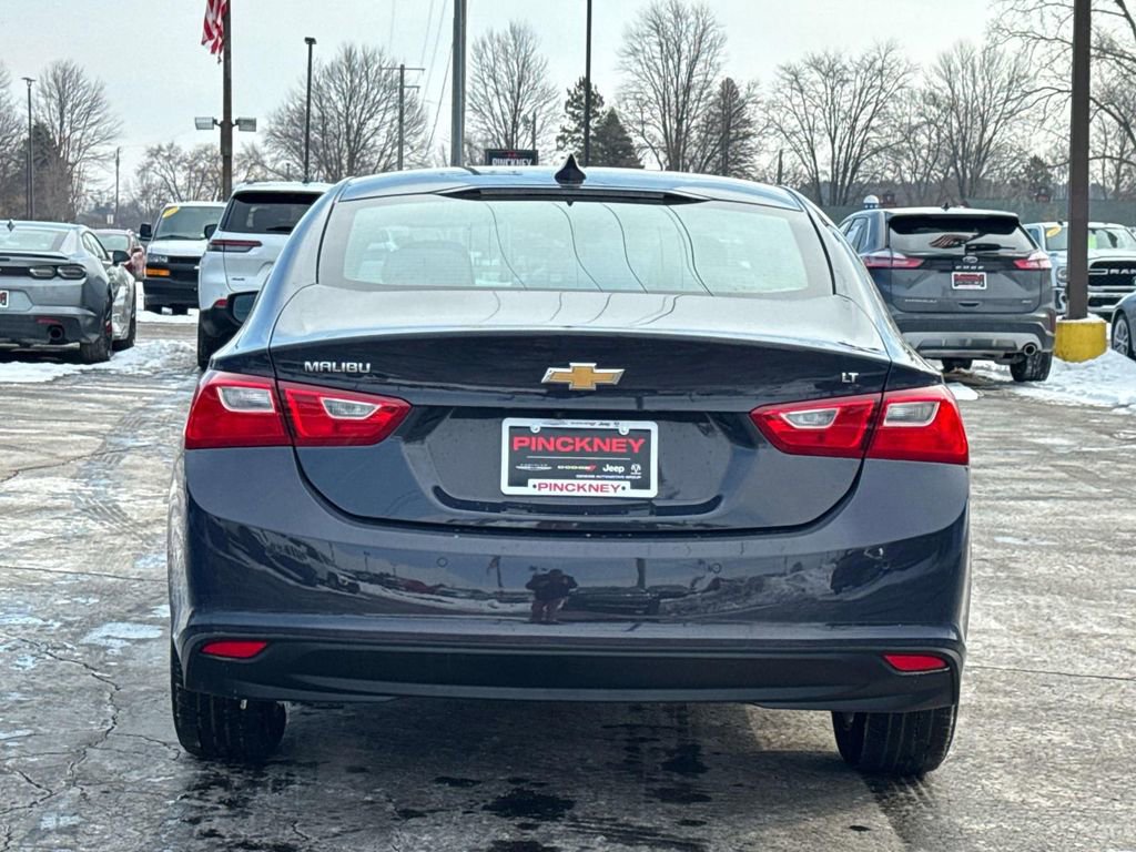 Used 2025 Chevrolet Malibu LT FWD image 8