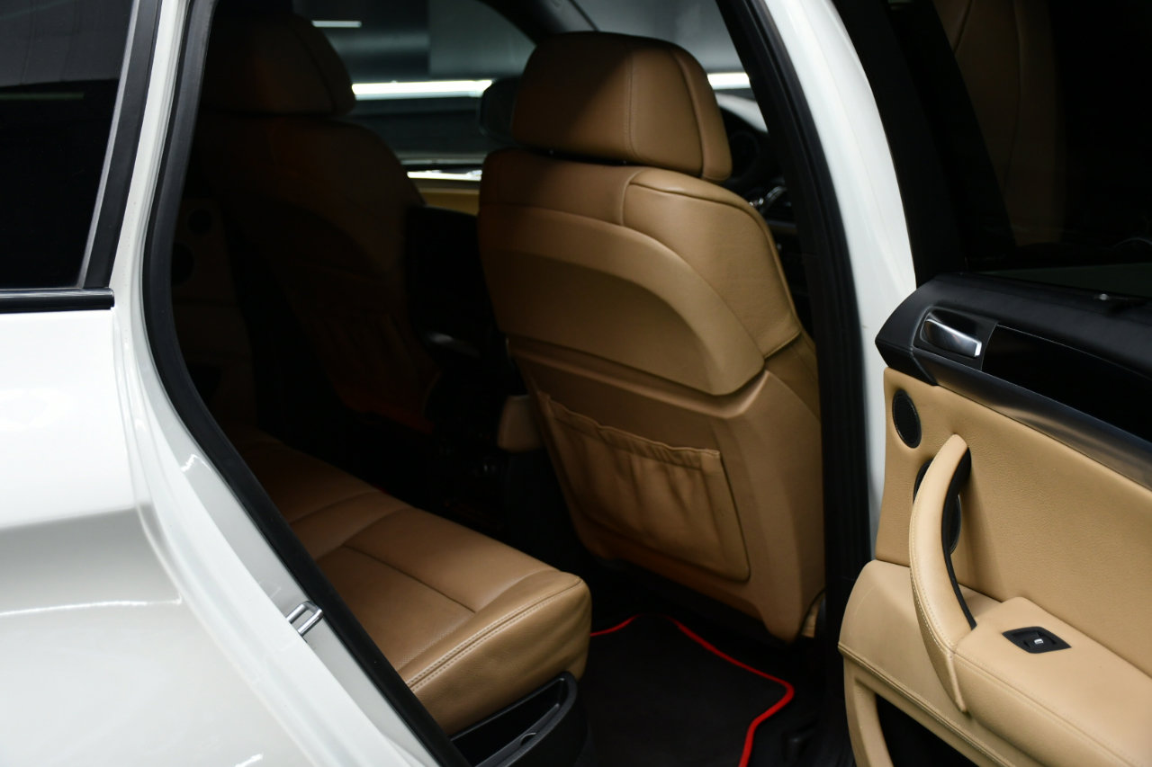 Used 2014 BMW X6 M image 37