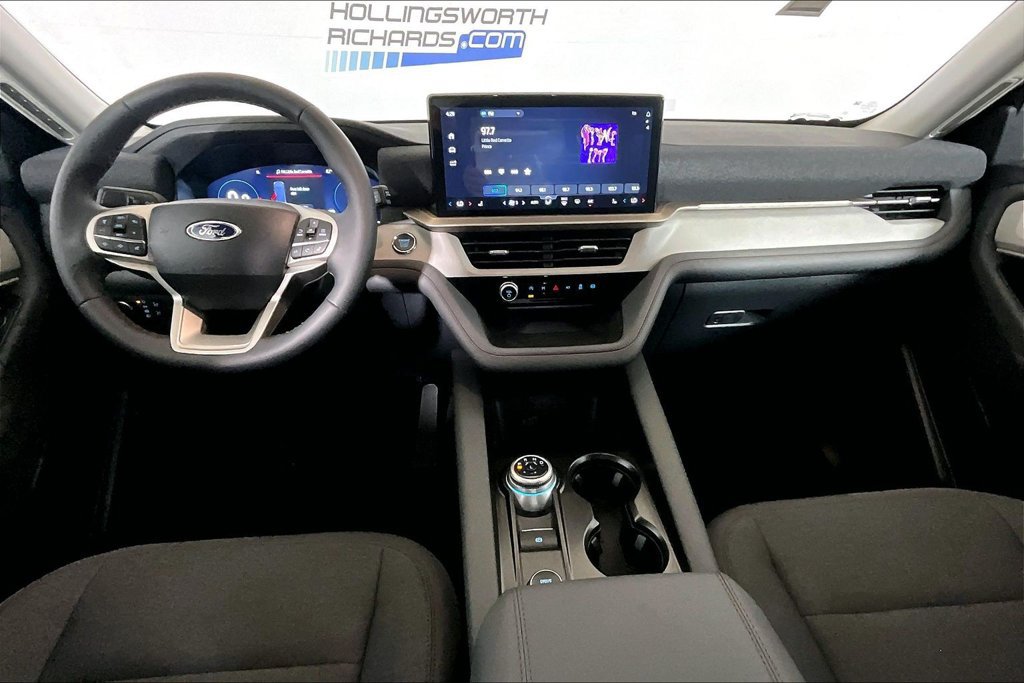 New 2026 Ford Explorer Active RWD image 5