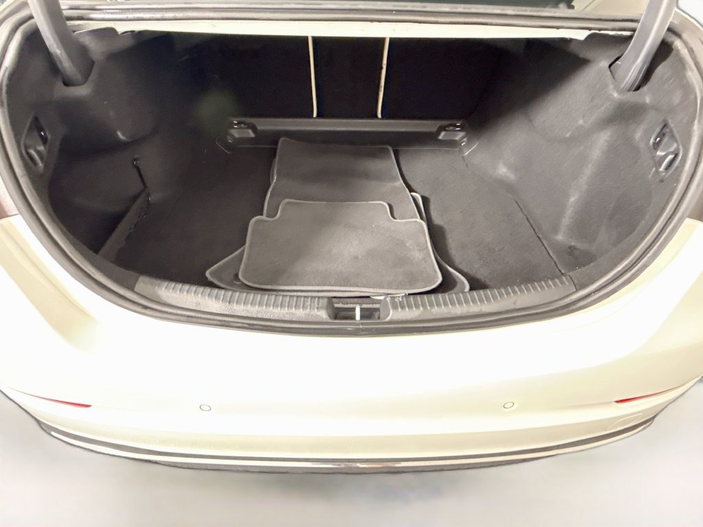 Used 2022 Mercedes-Benz C 300 Sedan w/ Exclusive Trim Package image 34
