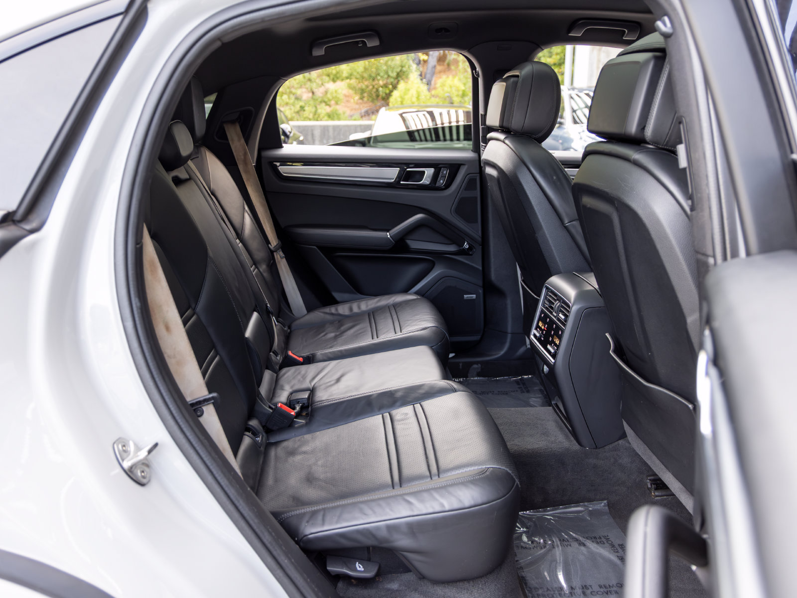 Certified 2022 Porsche Cayenne Platinum Edition AWD/4WD image 61