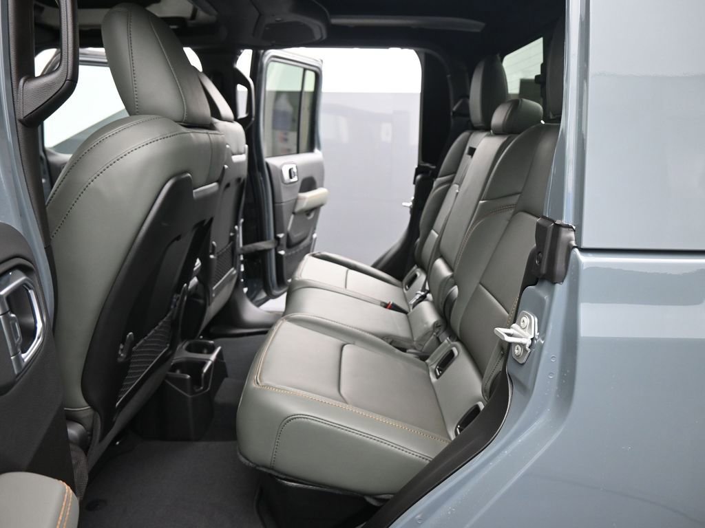 New 2025 Jeep Gladiator Mojave w/ Safety Group image 13