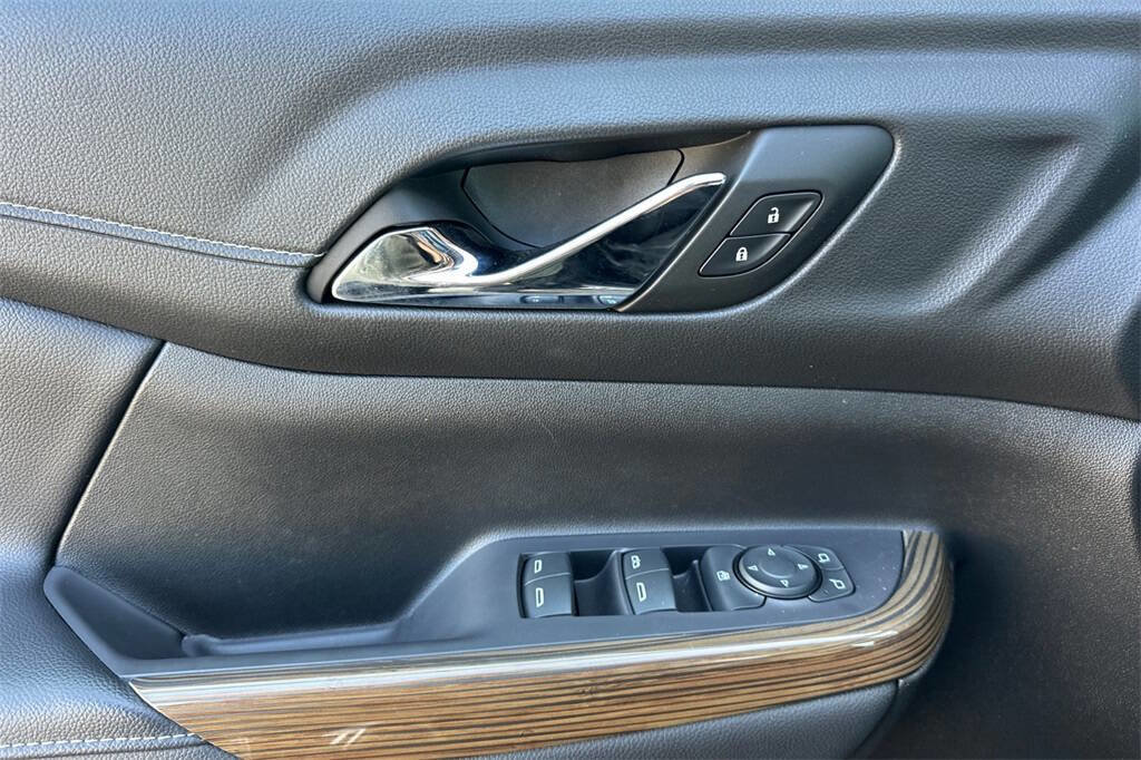 Used 2022 GMC Acadia SLE image 11