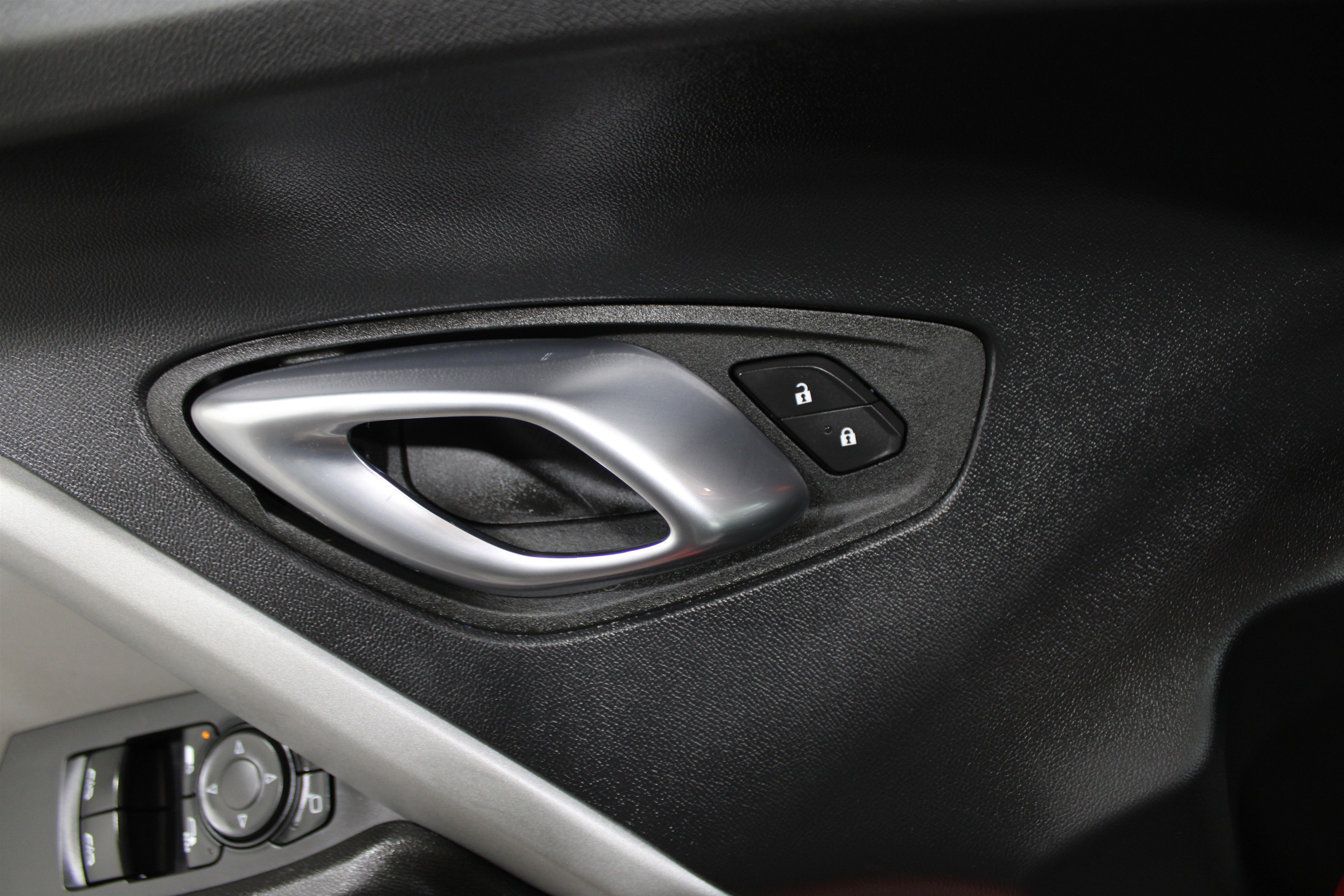 Used 2023 Chevrolet Camaro LT image 8