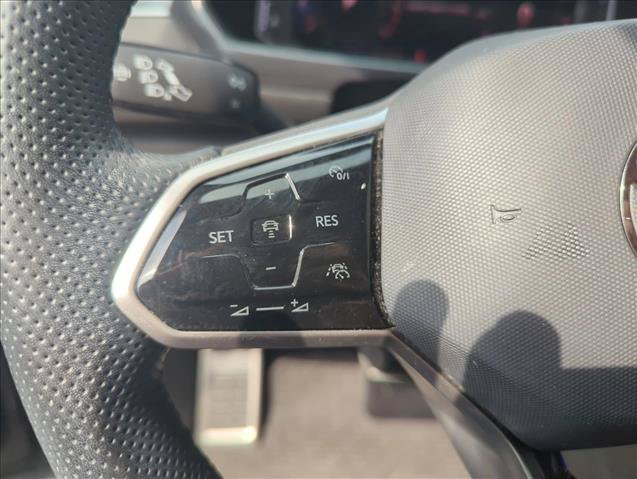 Used 2022 Volkswagen Tiguan SEL R-Line AWD/4WD image 17