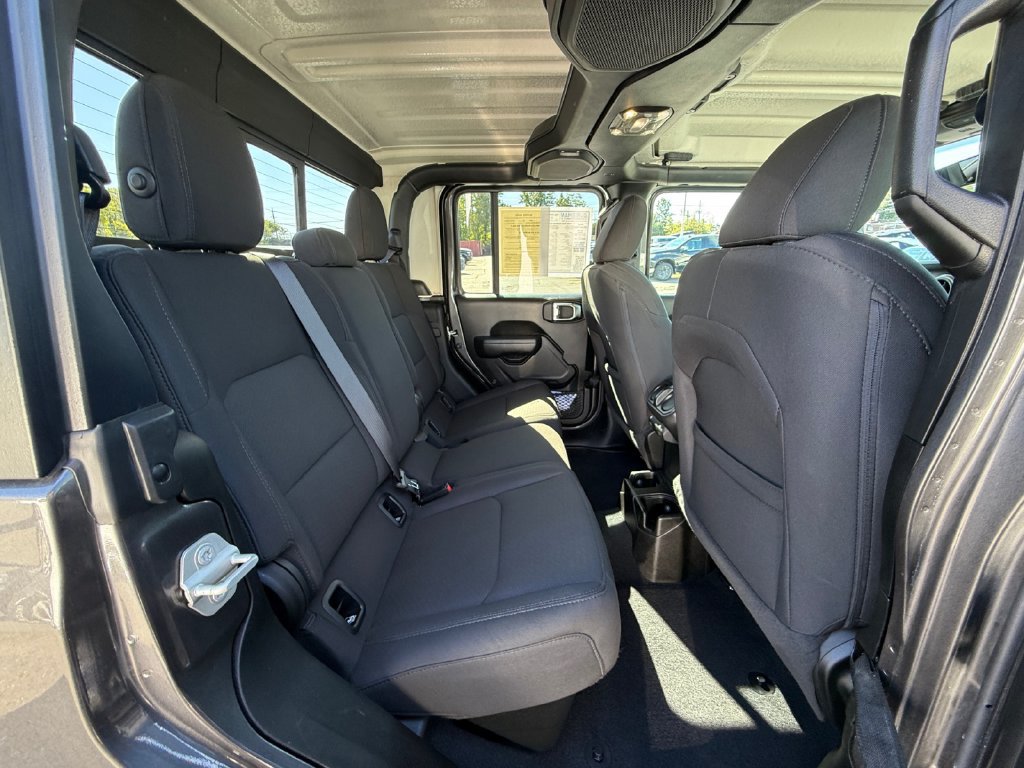 Used 2023 Jeep Gladiator Sport AWD/4WD image 23