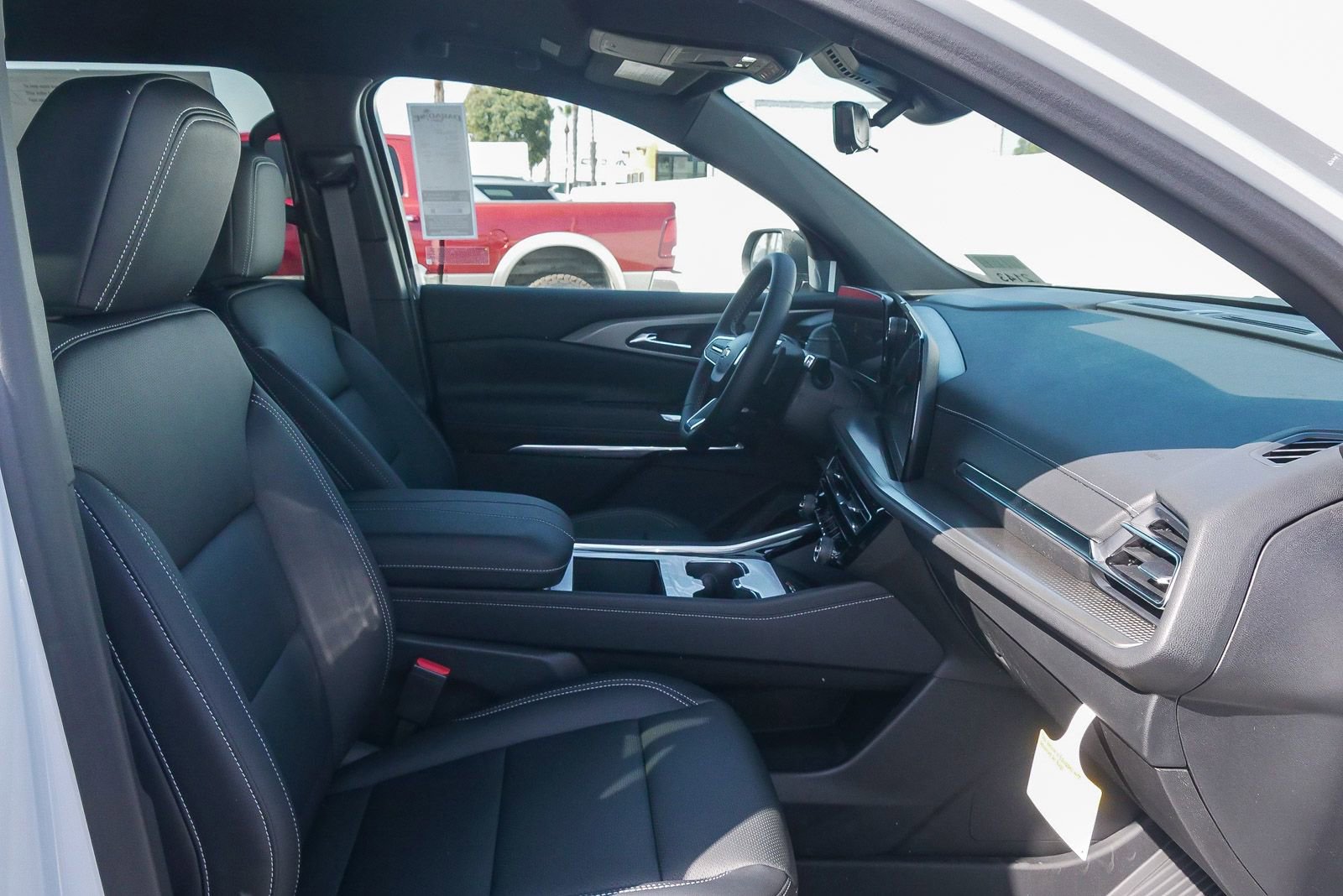 New 2026 Chevrolet Traverse LT w/ Driver Confidence Package FWD image 17