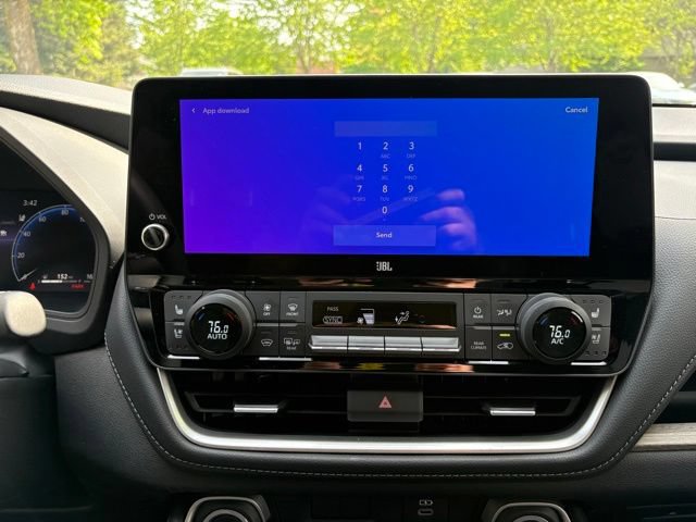Used 2024 Toyota Grand Highlander AWD image 19