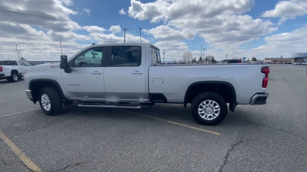 Used 2022 Chevrolet Silverado 3500 LT w/ Convenience Package AWD/4WD image 6