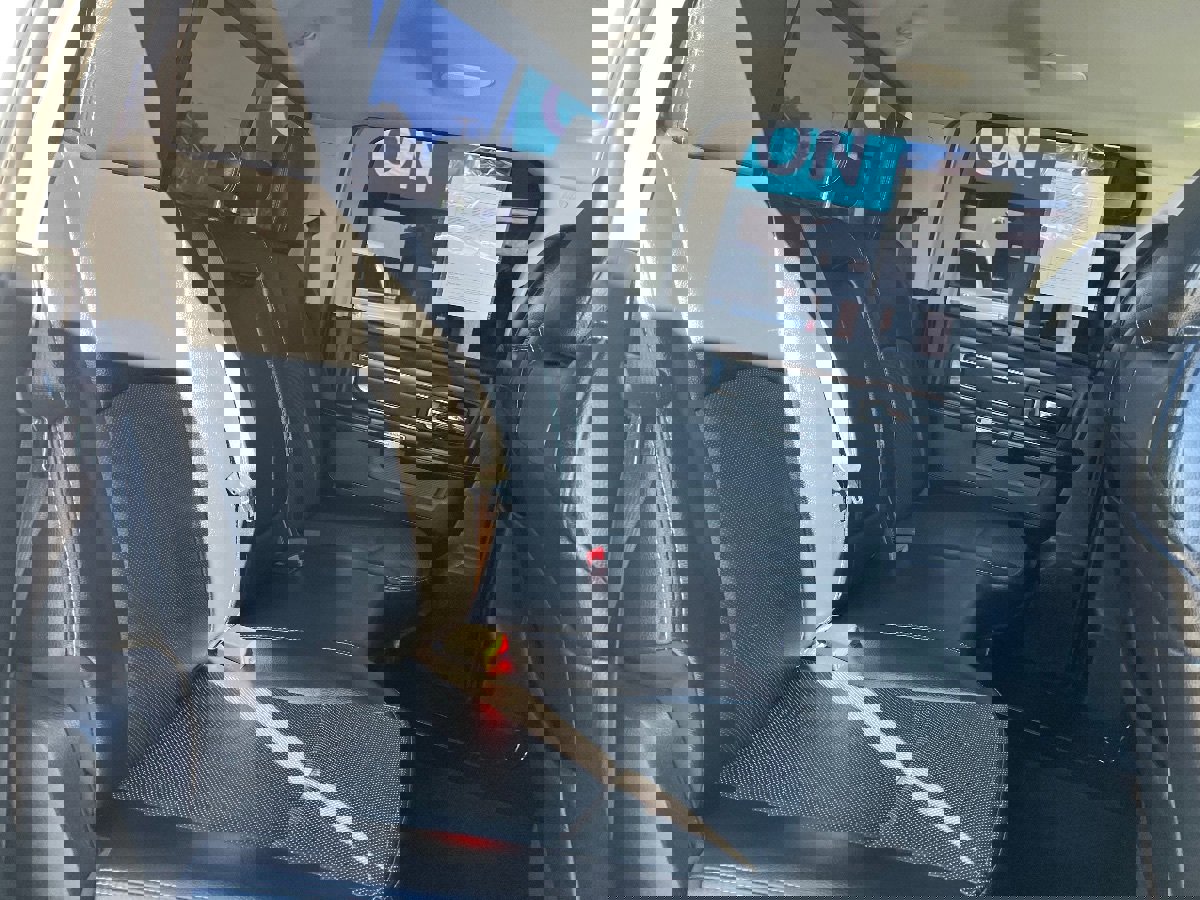 Used 2017 RAM 1500 Laramie RWD image 32