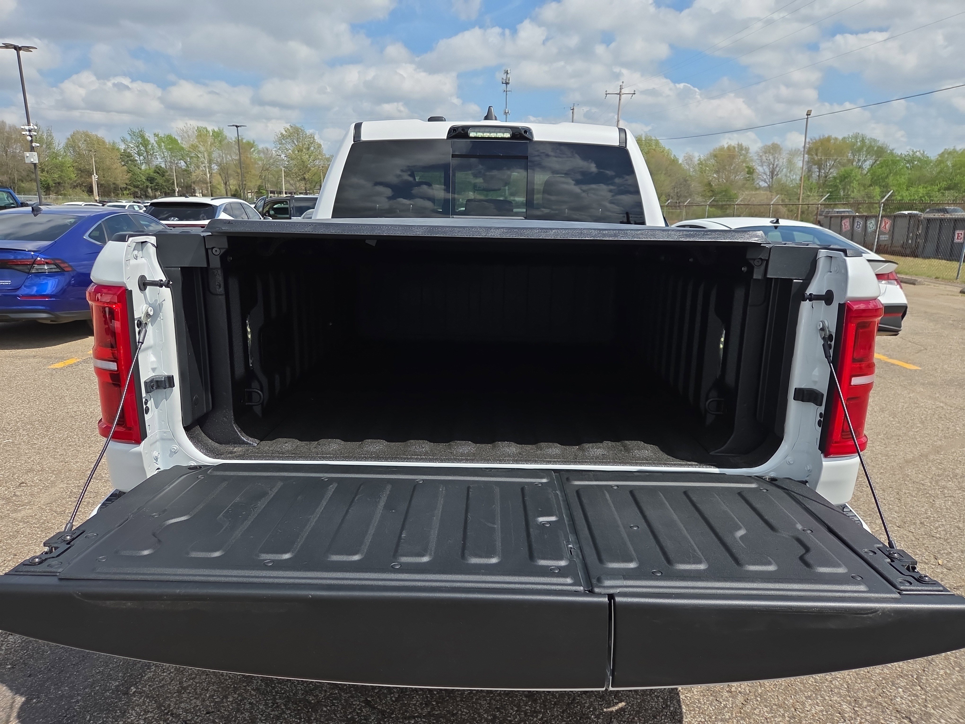 New 2026 RAM 1500 Tungsten w/ Trailer Tow Group AWD/4WD image 8