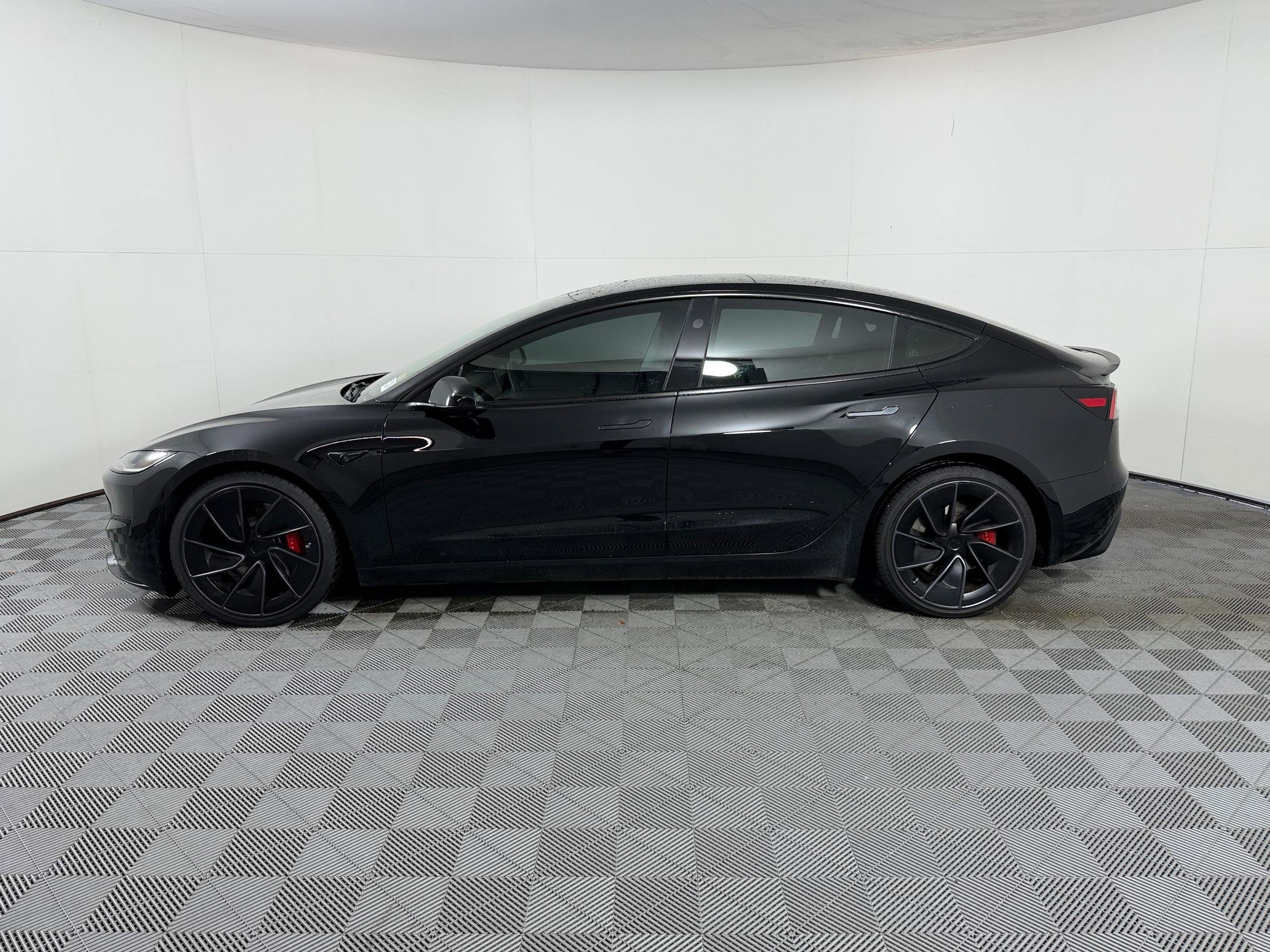 Used 2024 Tesla Model 3 Performance AWD/4WD image 2