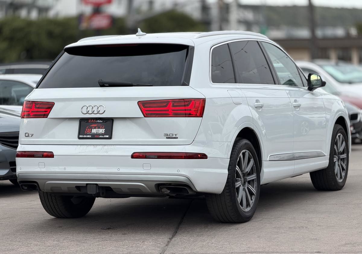Used 2017 Audi Q7 3.0T Premium Plus w/ Premium Plus Package AWD/4WD image 6