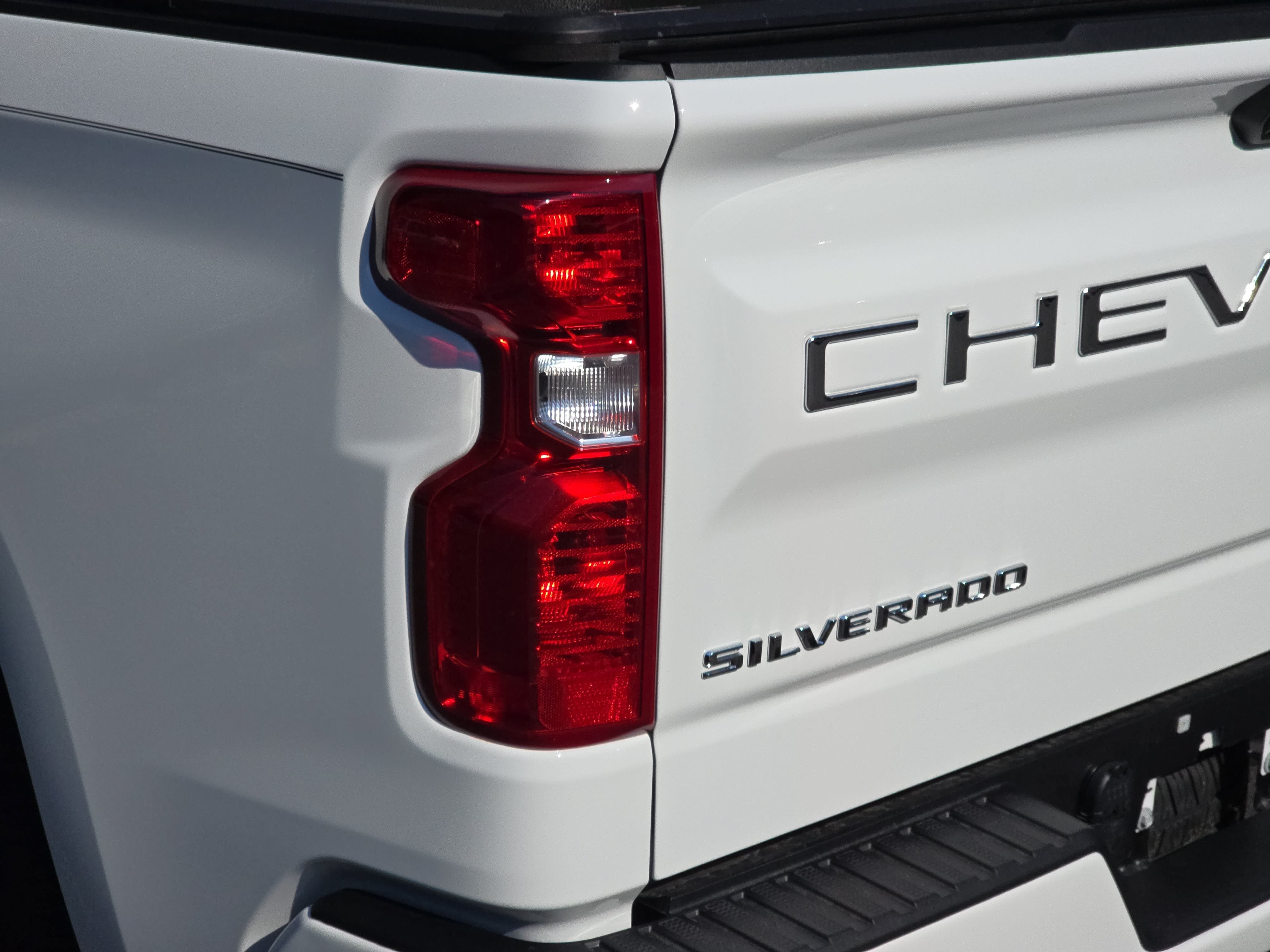 Used 2025 Chevrolet Silverado 1500 Custom RWD image 32