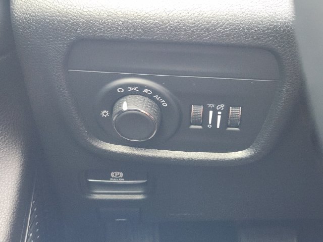 Used 2023 Jeep Grand Cherokee L Laredo RWD image 23