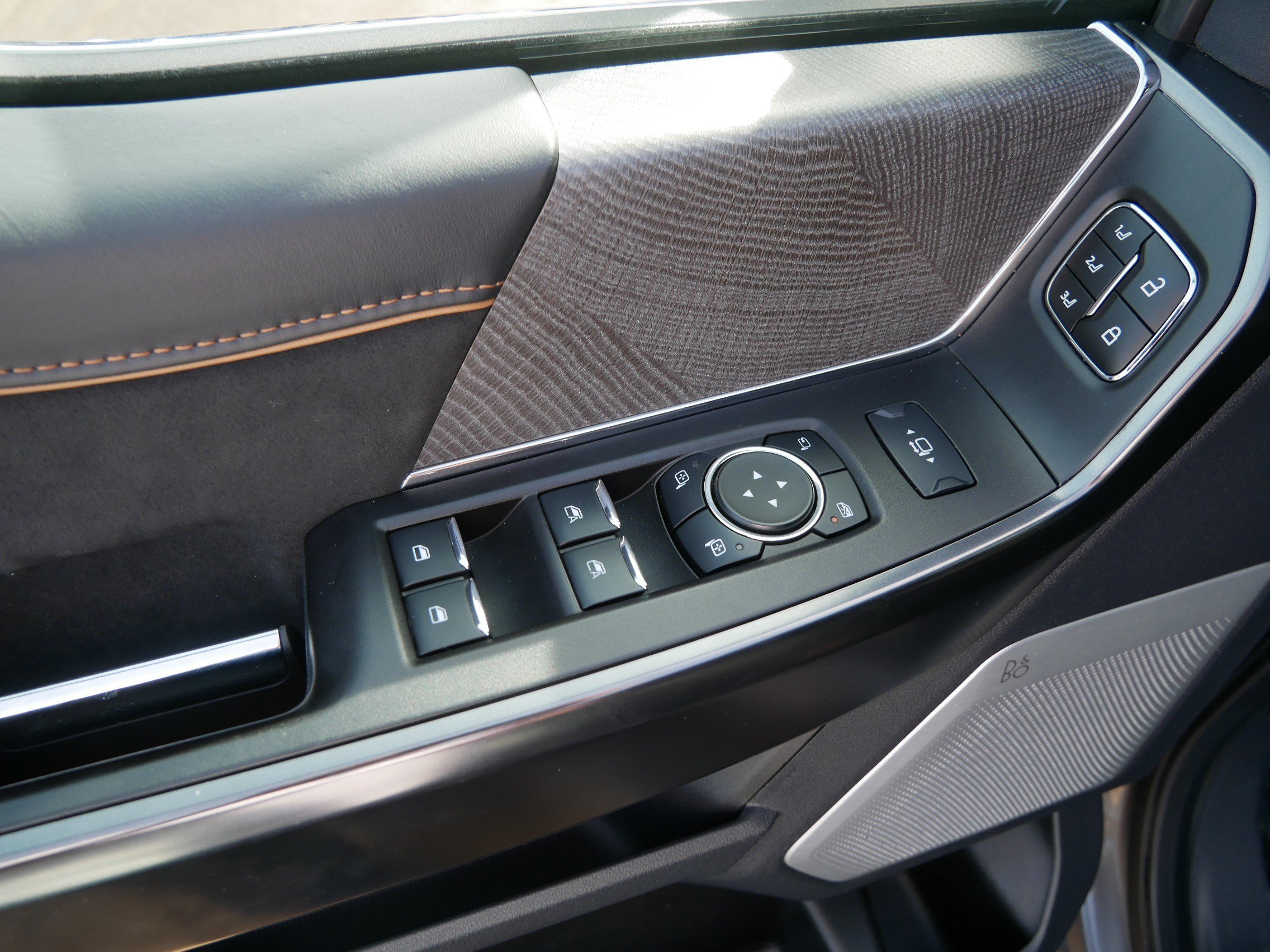 Used 2023 Ford F450 Platinum w/ FX4 Off-Road Package image 20