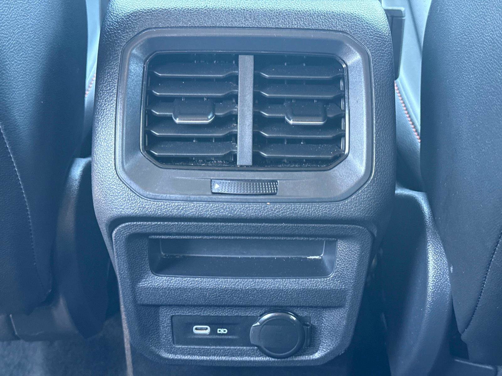 Used 2024 Volkswagen Tiguan Wolfsburg Edition image 19