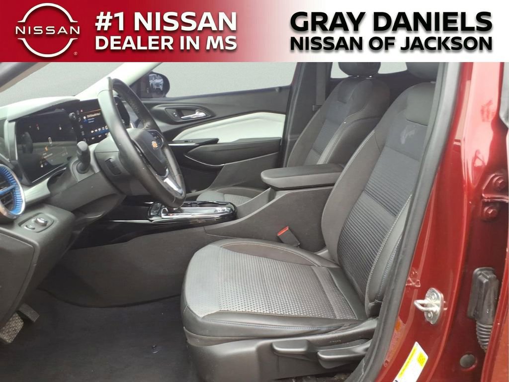 Used 2024 Chevrolet Trax LT w/ Driver Confidence Package FWD image 23