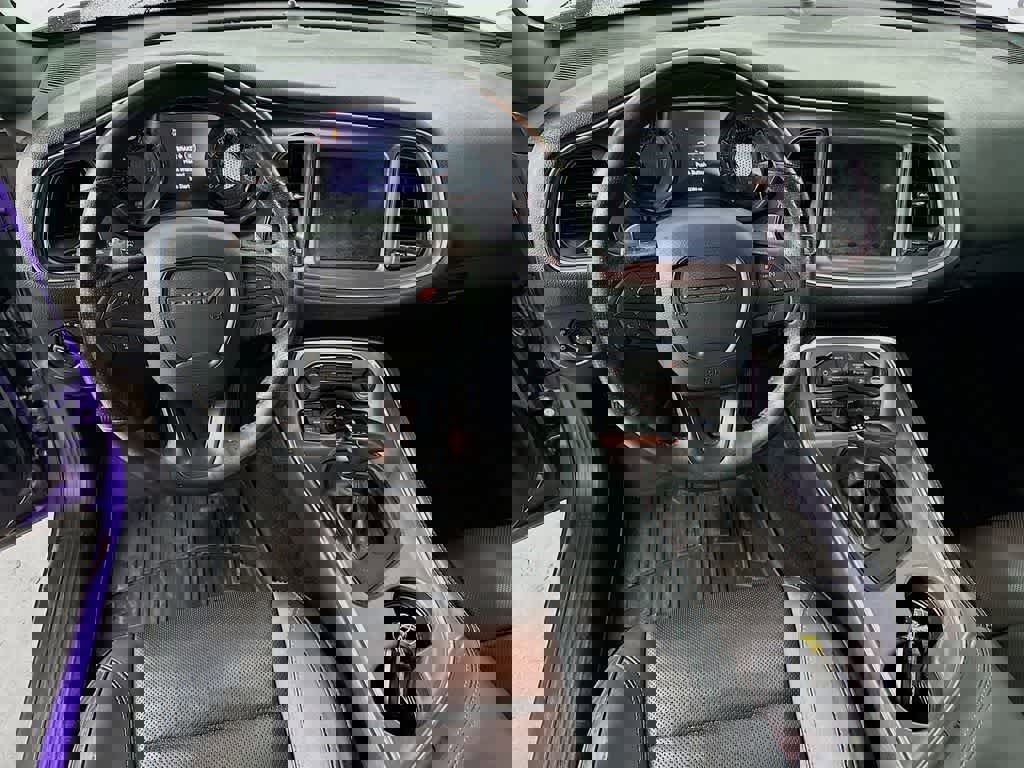 Used 2018 Dodge Challenger GT w/ Driver Convenience Group image 9