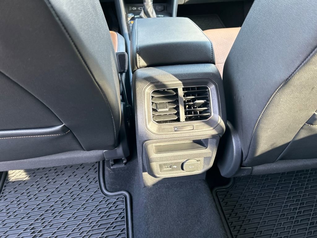 Used 2018 Volkswagen Tiguan SE image 30