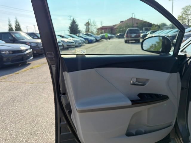 Used 2009 Toyota Venza AWD image 17