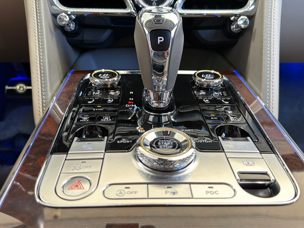 Used 2021 Bentley Flying Spur W12 AWD/4WD image 29