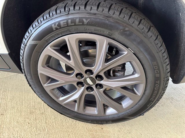 Used 2019 Cadillac XT5 Platinum AWD/4WD image 41