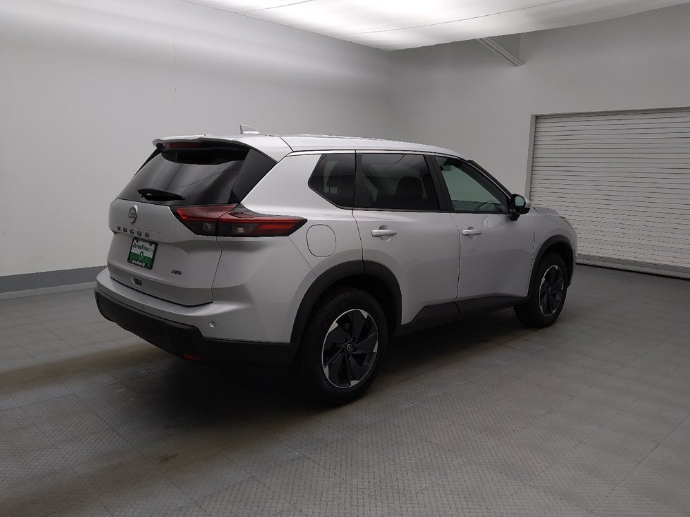 Used 2025 Nissan Rogue SV AWD/4WD image 10