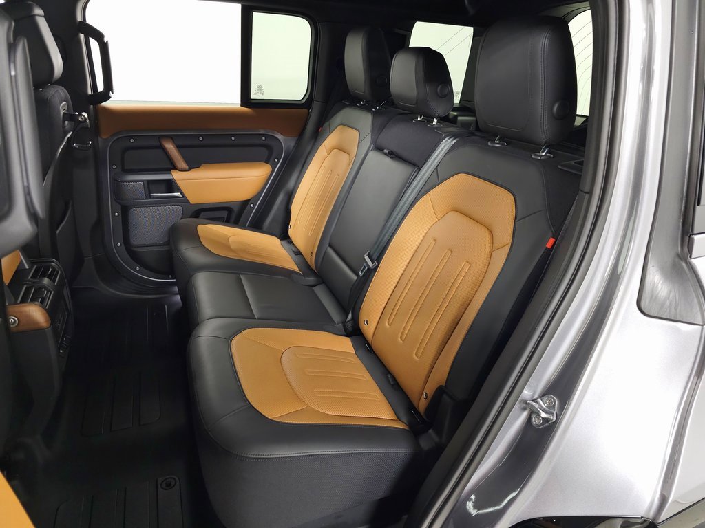 Used 2022 Land Rover Defender 110 X image 36