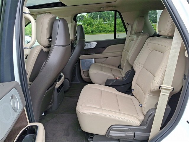 Used 2024 Lincoln Navigator Reserve image 8
