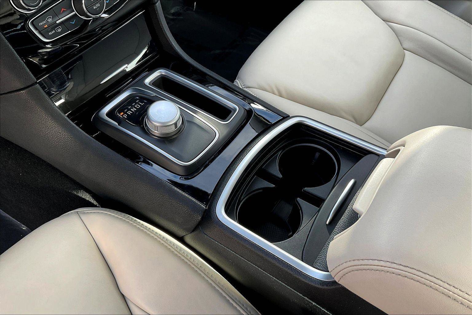 Used 2023 Chrysler 300 Touring L image 15