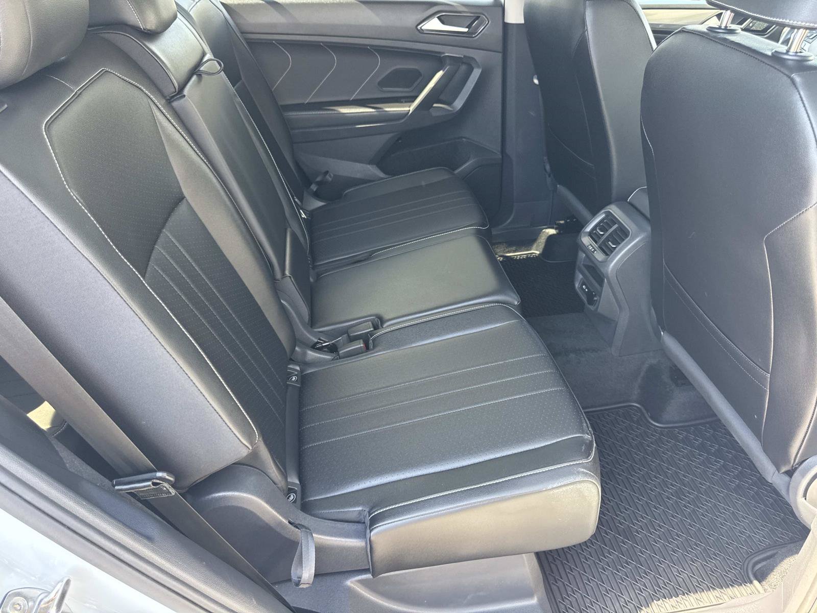 Certified 2023 Volkswagen Tiguan SE FWD image 31