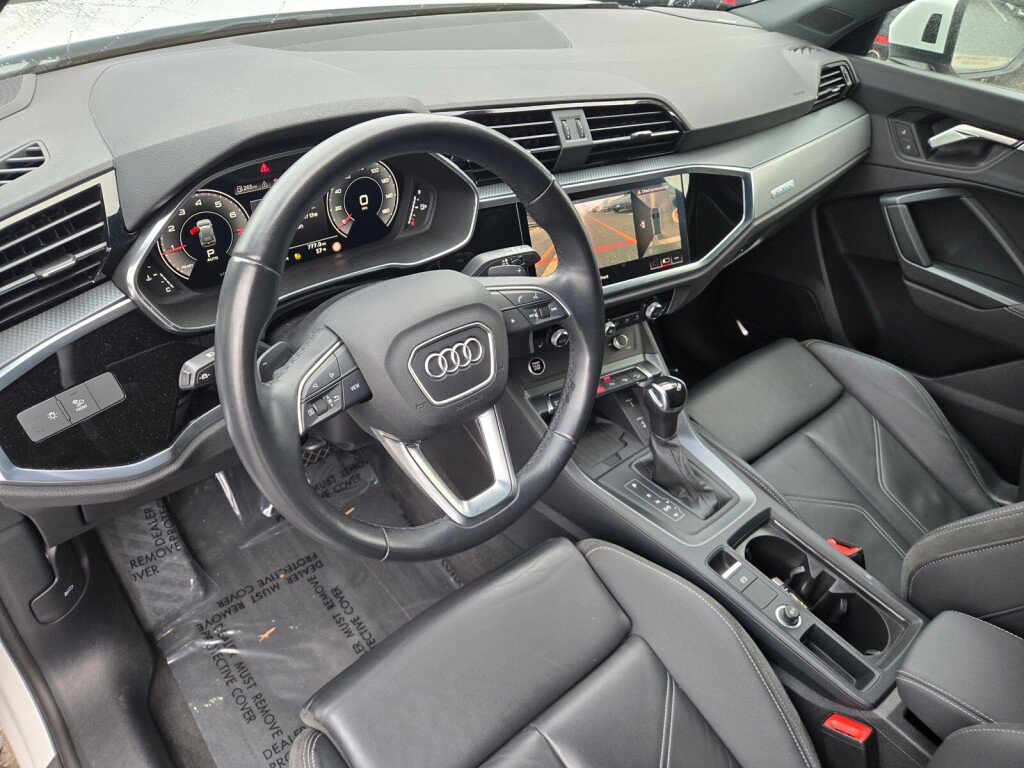 Used 2021 Audi Q3 2.0T Premium Plus w/ Premium Plus Package image 12