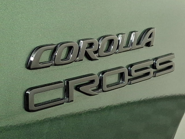 Used 2024 Toyota Corolla Cross XLE w/ Convenience Package AWD/4WD image 31