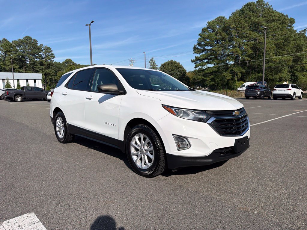 Used 2019 Chevrolet Equinox LS w/ LS Convenience Package FWD image 4